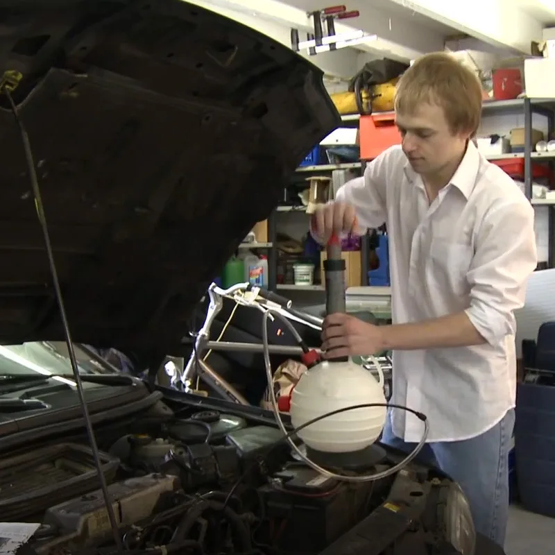 6-Liter Manual Oil Pump Brake  - огляд і ціна Workshop Tools Used